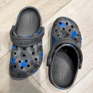 Crocs Kids Camo CROCS - Gray and Blue size 11 toddler boys EXCELLENT condition